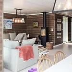 4 Bedroom Pet Friendly In *