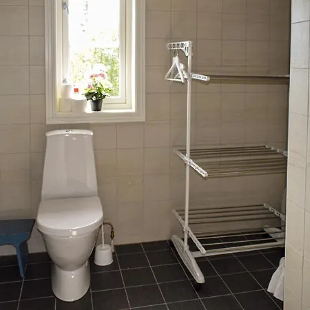 4 Bedroom Pet Friendly In *