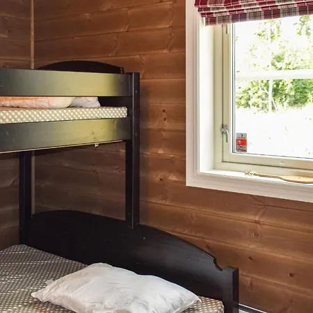 4 Bedroom Pet Friendly In *
