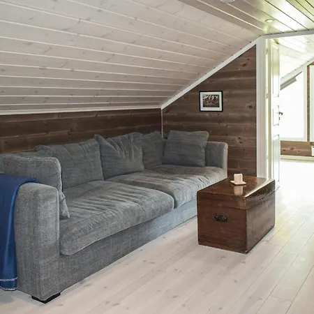 4 Bedroom Pet Friendly In