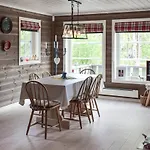 Дом отдыха 4 Bedroom Pet Friendly In *